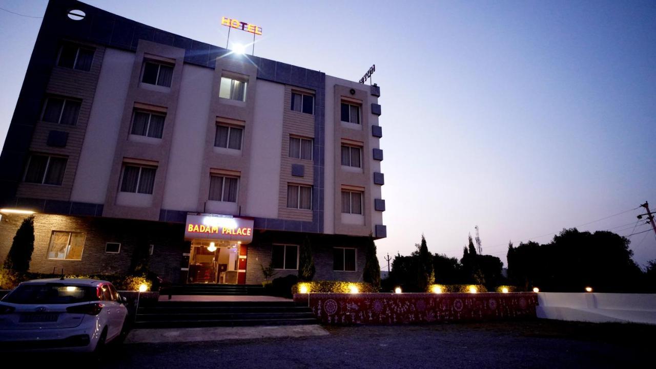 Hotel Badam Palace Udajpur Zewnętrze zdjęcie